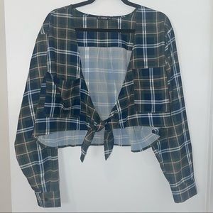 SHEIN Tie Front Crop Top